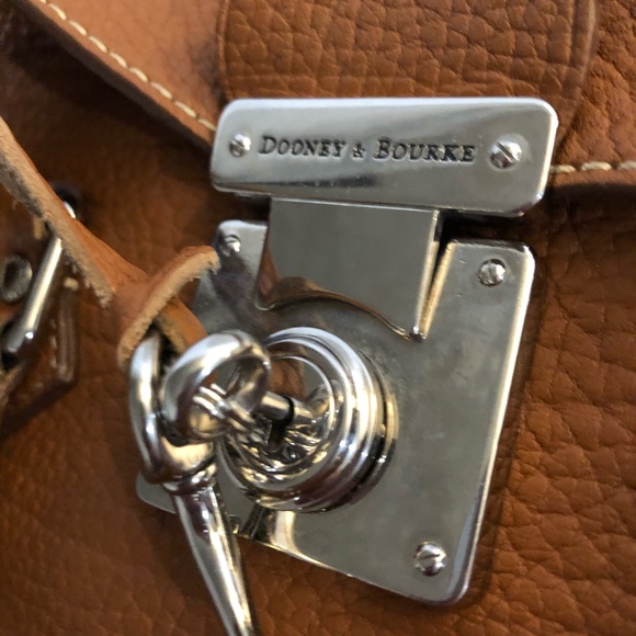 Dooney & Bourke Handbags - Vintage Dooney & Bourke leather purse with key